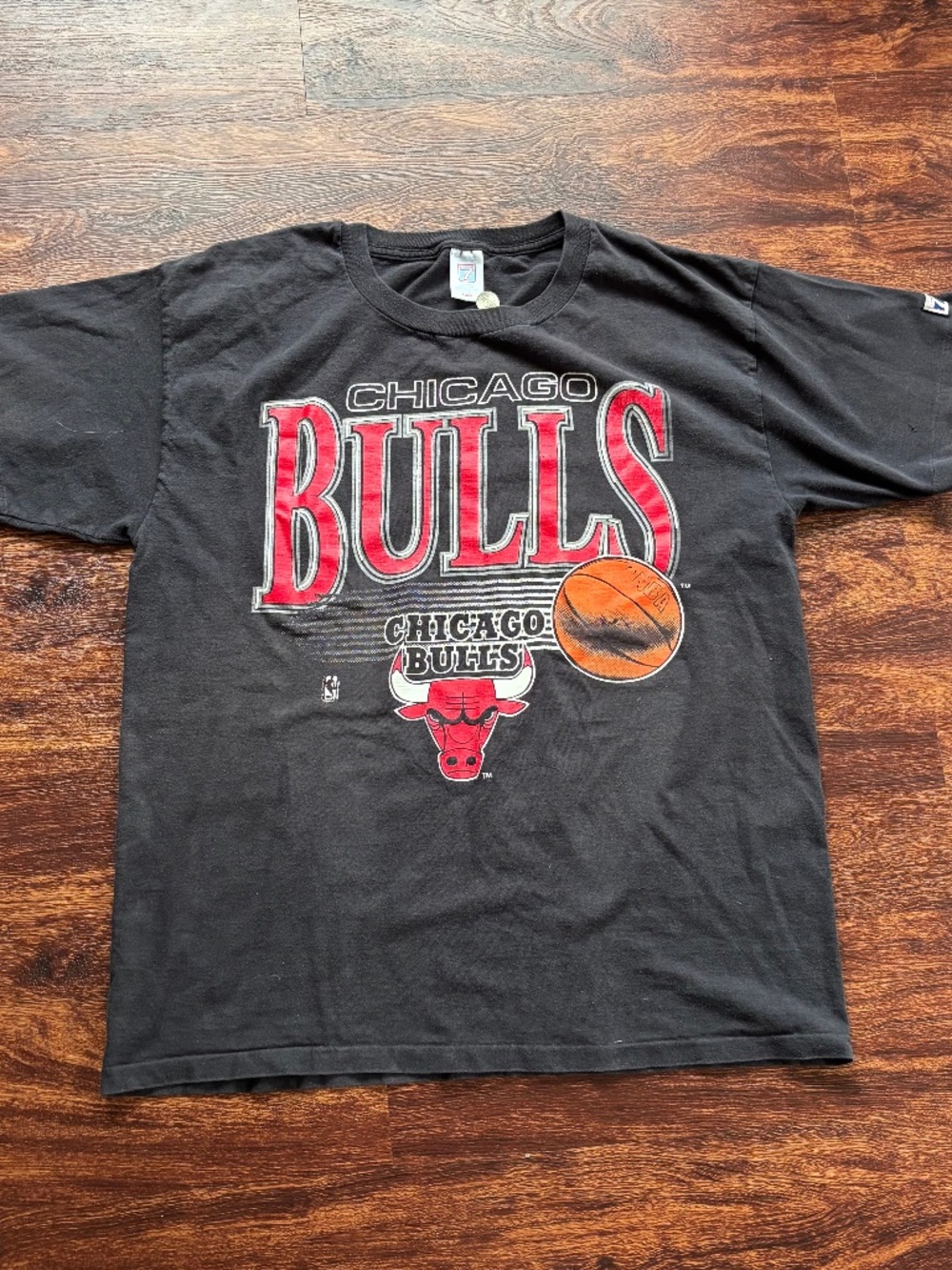 Chicago Bulls Vintage Single Stitch Graphic T- Shirt
